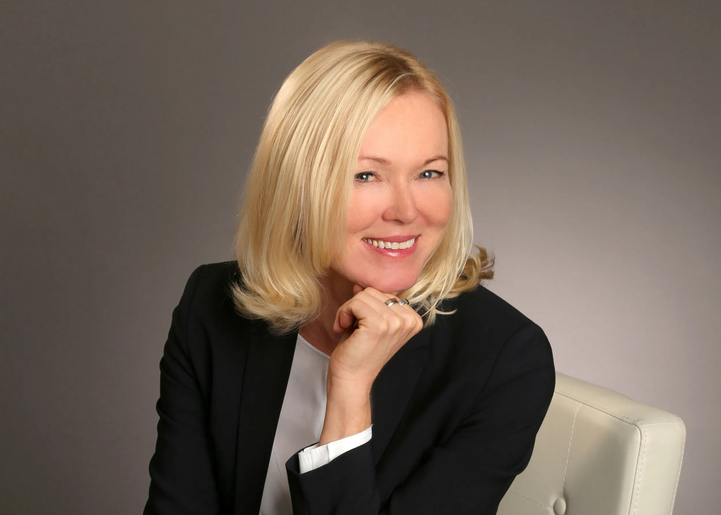 Portraitfoto Alexandra Bühler Vorstand Beurer Stiftung